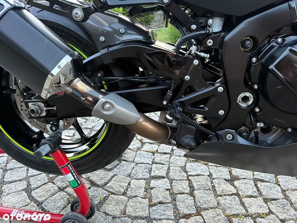 Suzuki GSX-R - 25