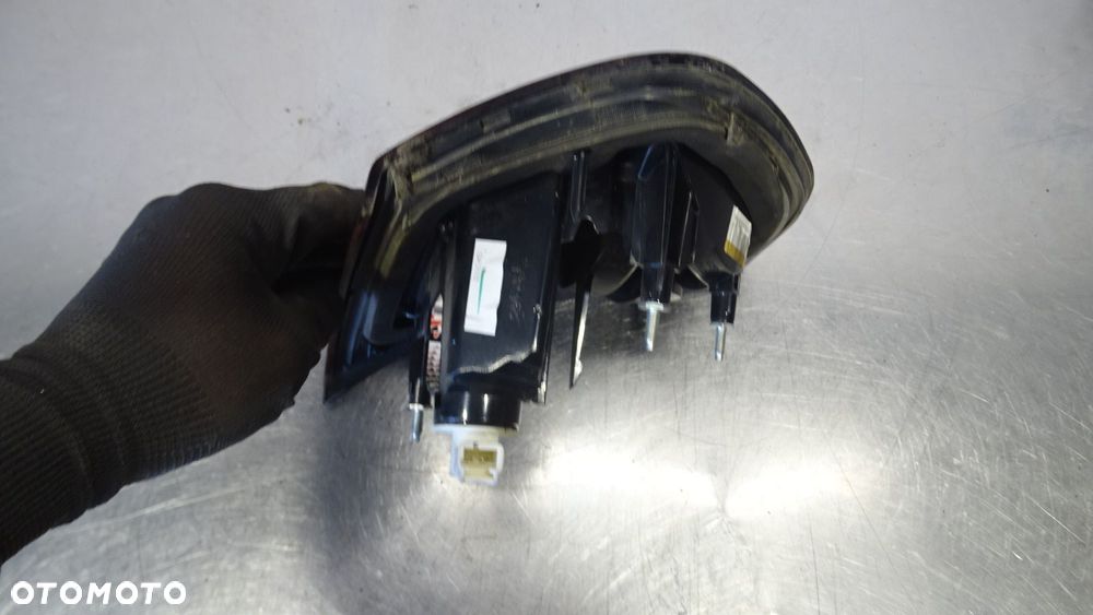 LAMPA PRAWA TYLNA W KLAPIE CITROEN C4 PICASSO 1.6HDI - 7