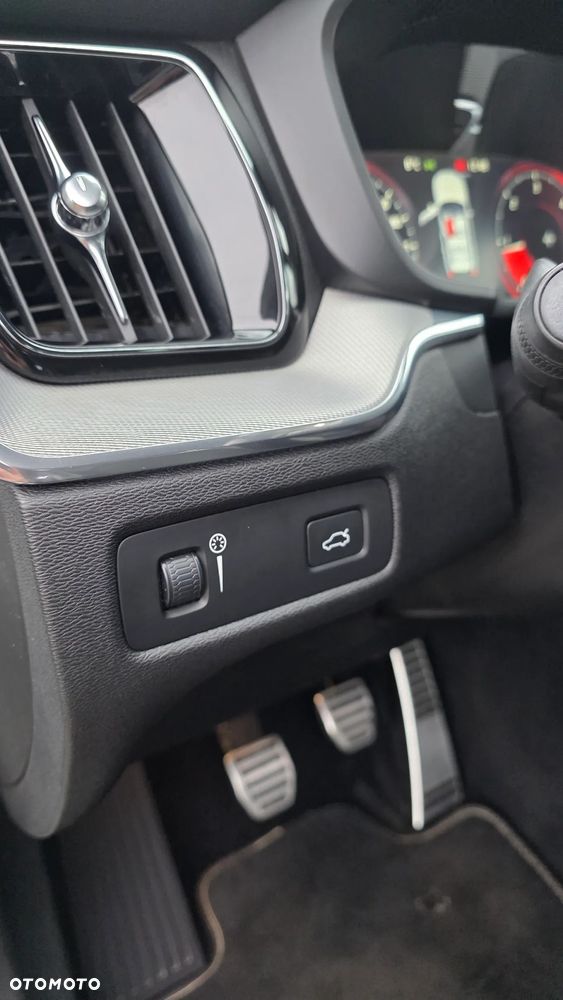 Volvo XC 60 D3 R-Design - 10