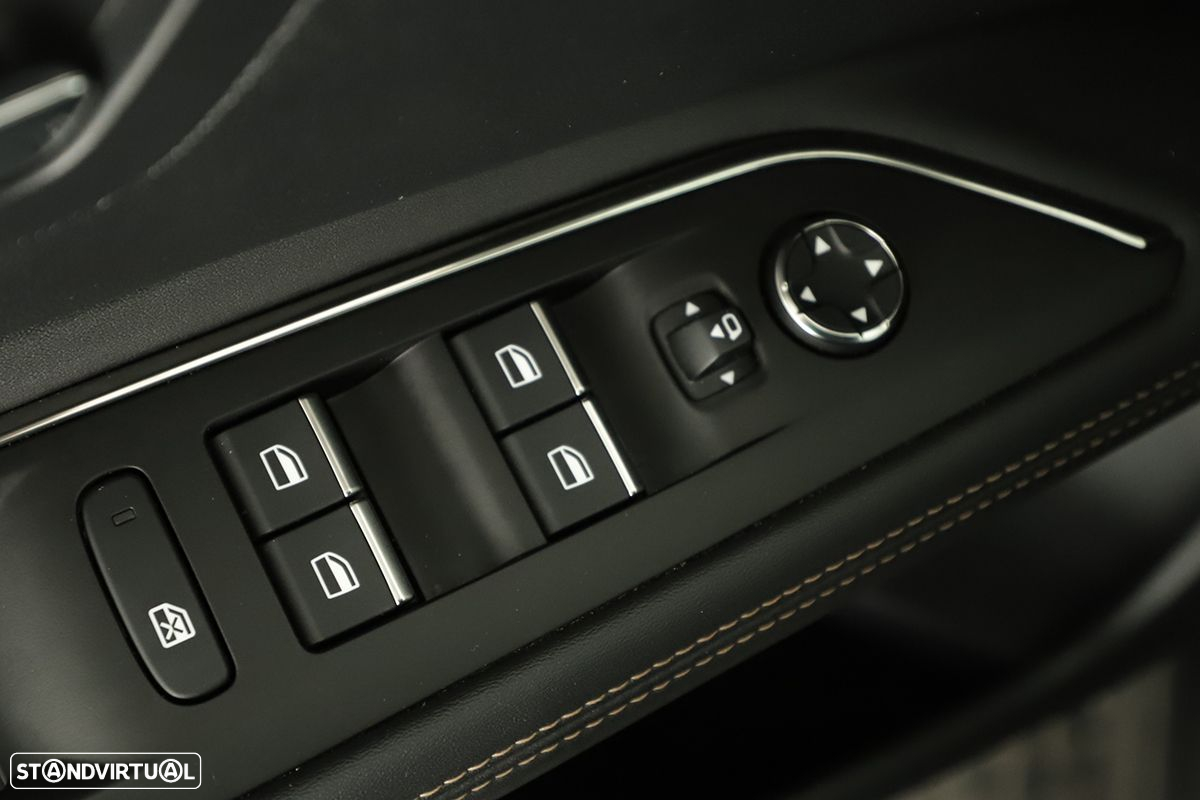 Peugeot 3008 1.2 PureTech GT EAT8 - 21