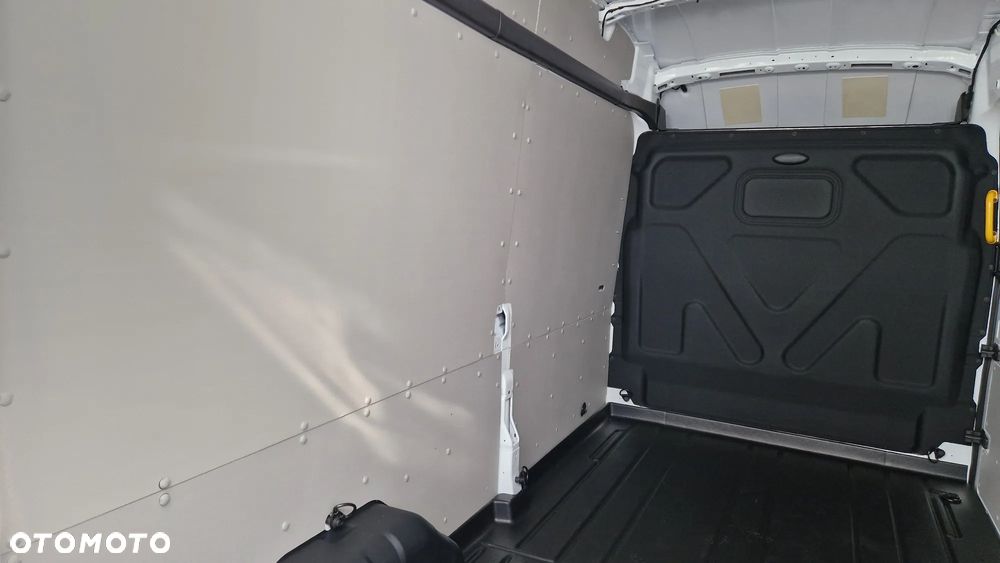 Ford TRANSIT 350 L3H3 - 11