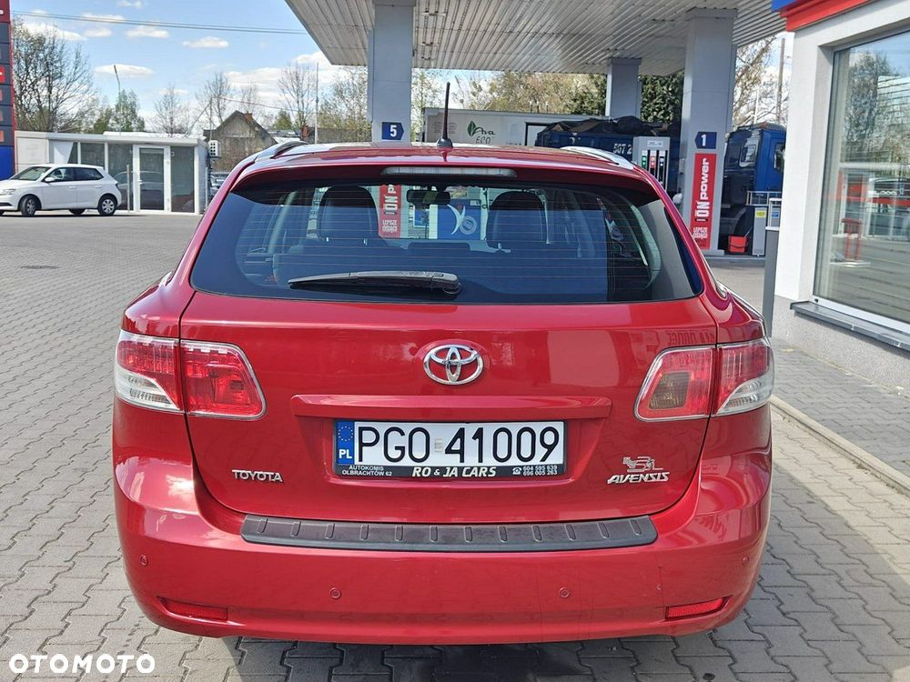 Toyota Avensis - 6