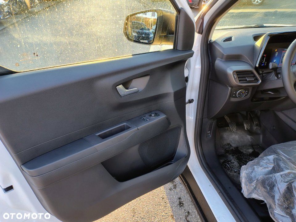 Ford Transit Courier - 9