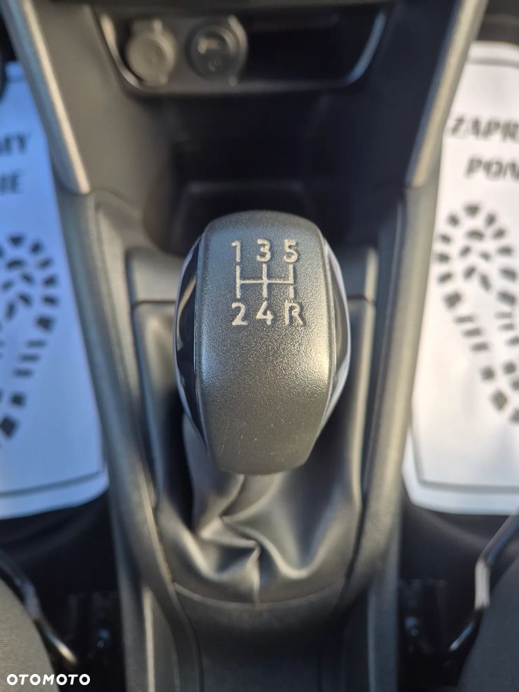 Peugeot 208 - 30