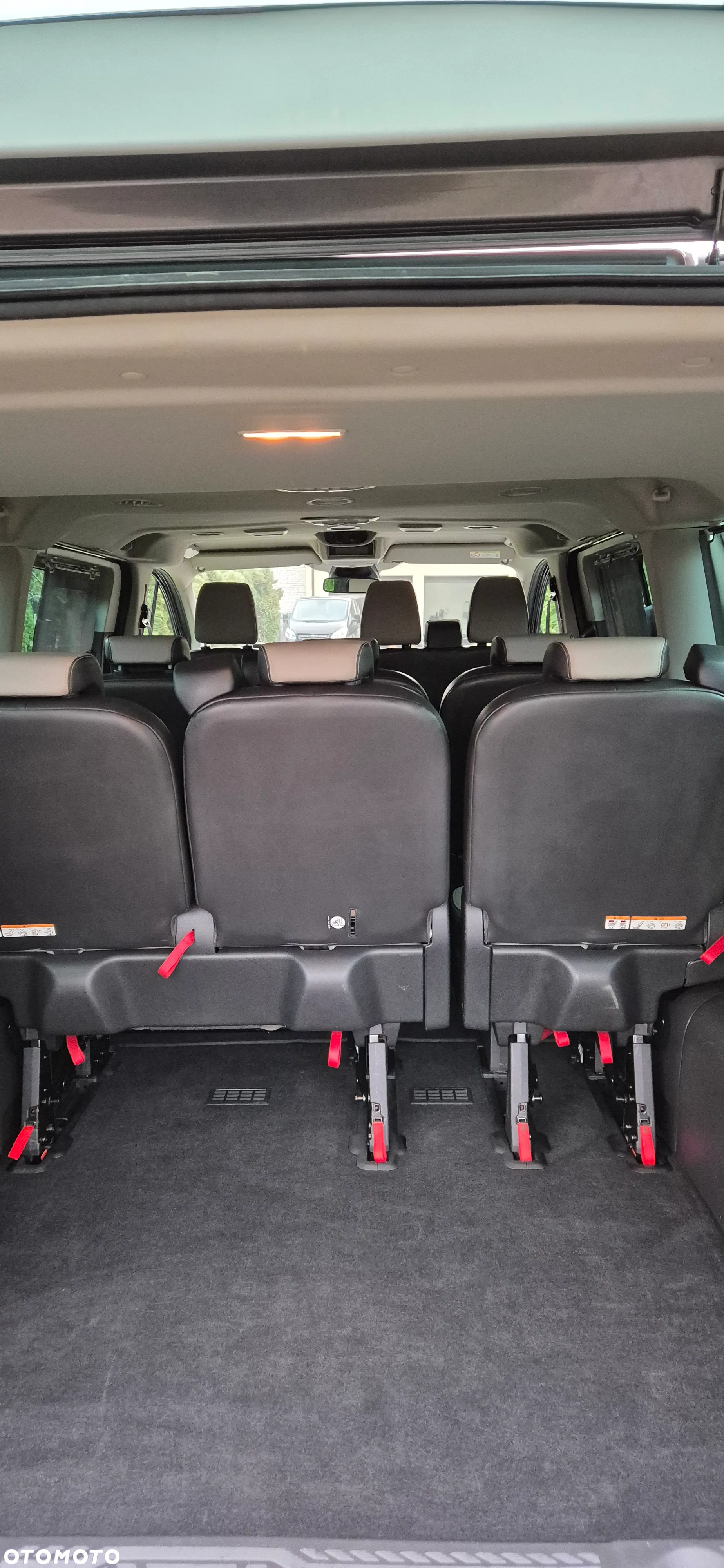 Ford Tourneo Custom 2.0 EcoBlue L2 Shuttle Bus Titanium - 18