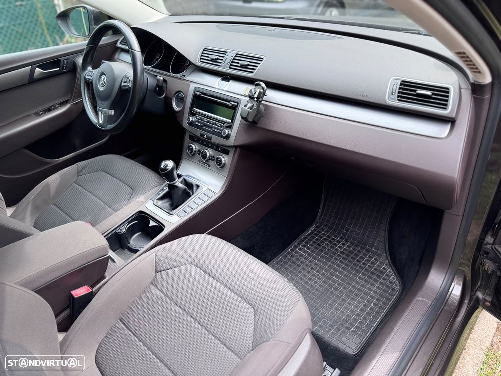 VW Passat Variant 2.0 TDI BlueMotion Comfortline - 42