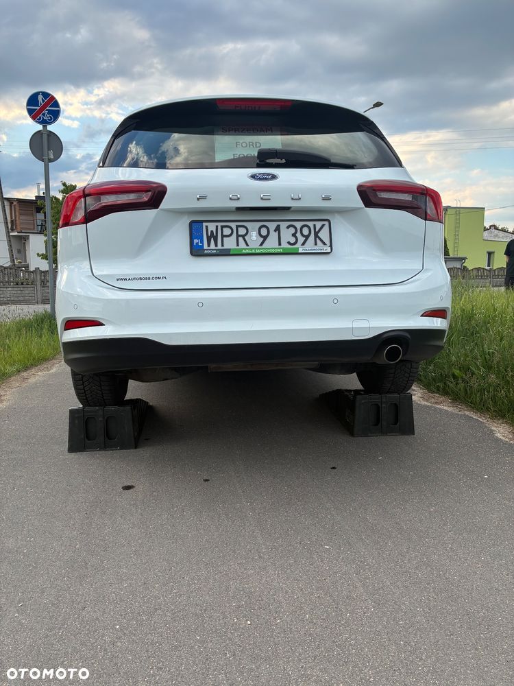 Ford Focus ver-1-5-ecoblue-scr-titanium - 7