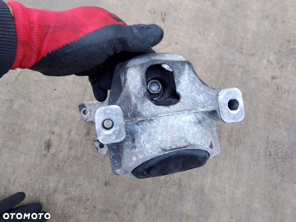 łapa poduszka silnika audi a4 b8 8r0199381 - 3