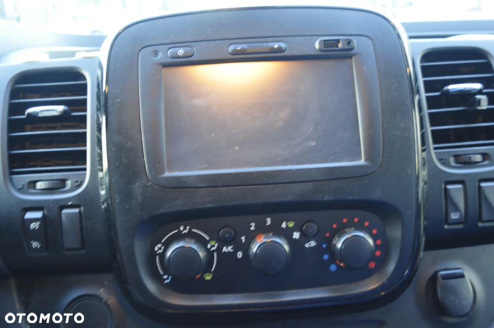 Opel Vivaro L1H1 2.7t Elegance Business - 12