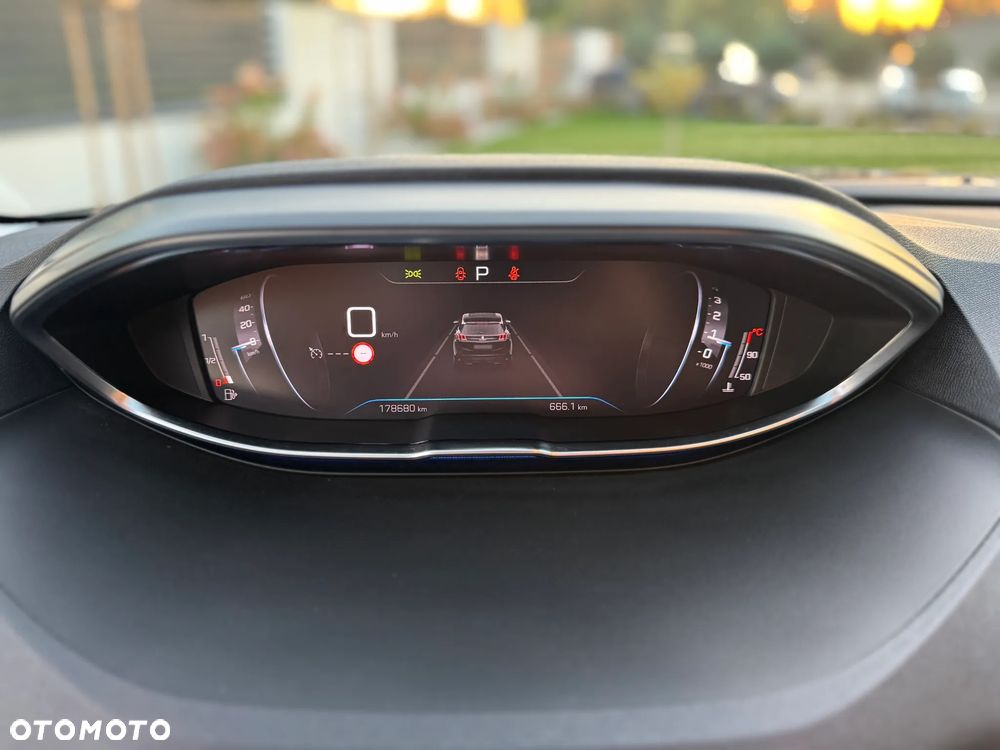 Peugeot 3008 BlueHDi 130 Stop & Start EAT8 Allure Business-Paket - 35