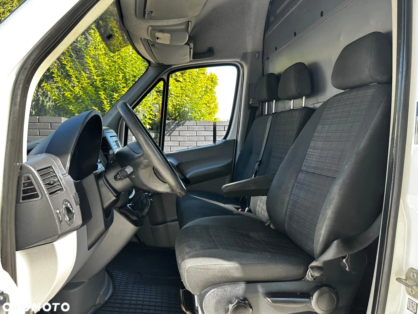 Mercedes-Benz Sprinter - 24