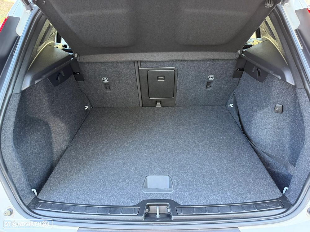 Volvo XC 40 1.5 T3 - 25