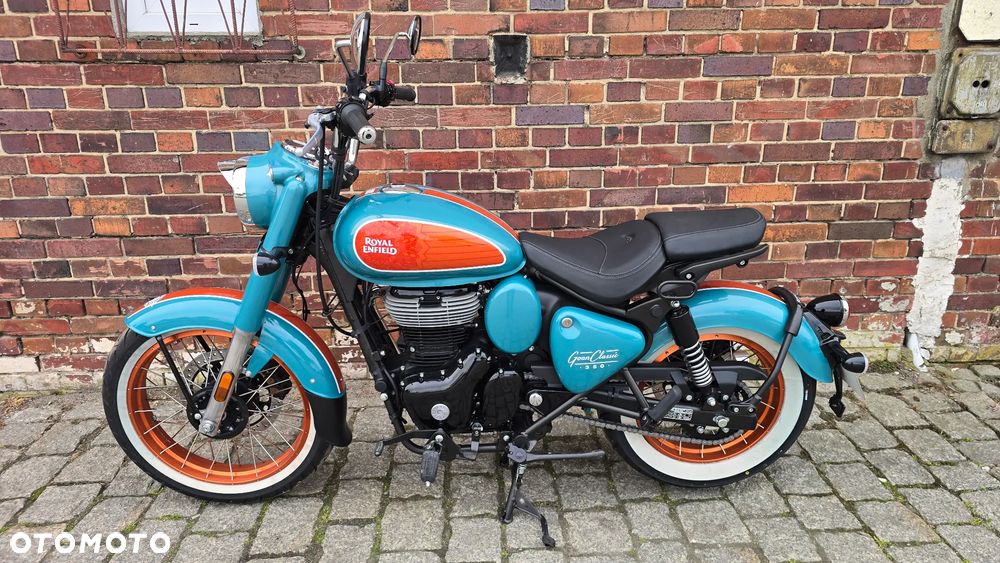 Royal Enfield Classic - 1