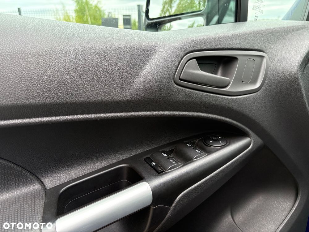 Ford Tourneo Connect Grand - 26
