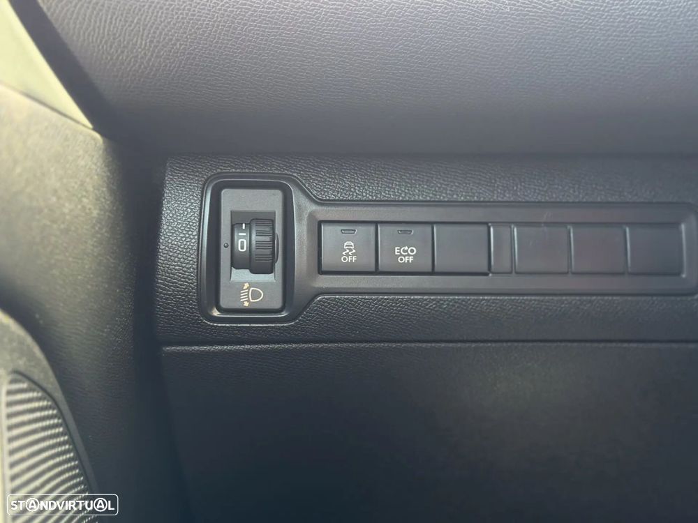 Peugeot 308 1.6 e-HDi Active J17 - 17