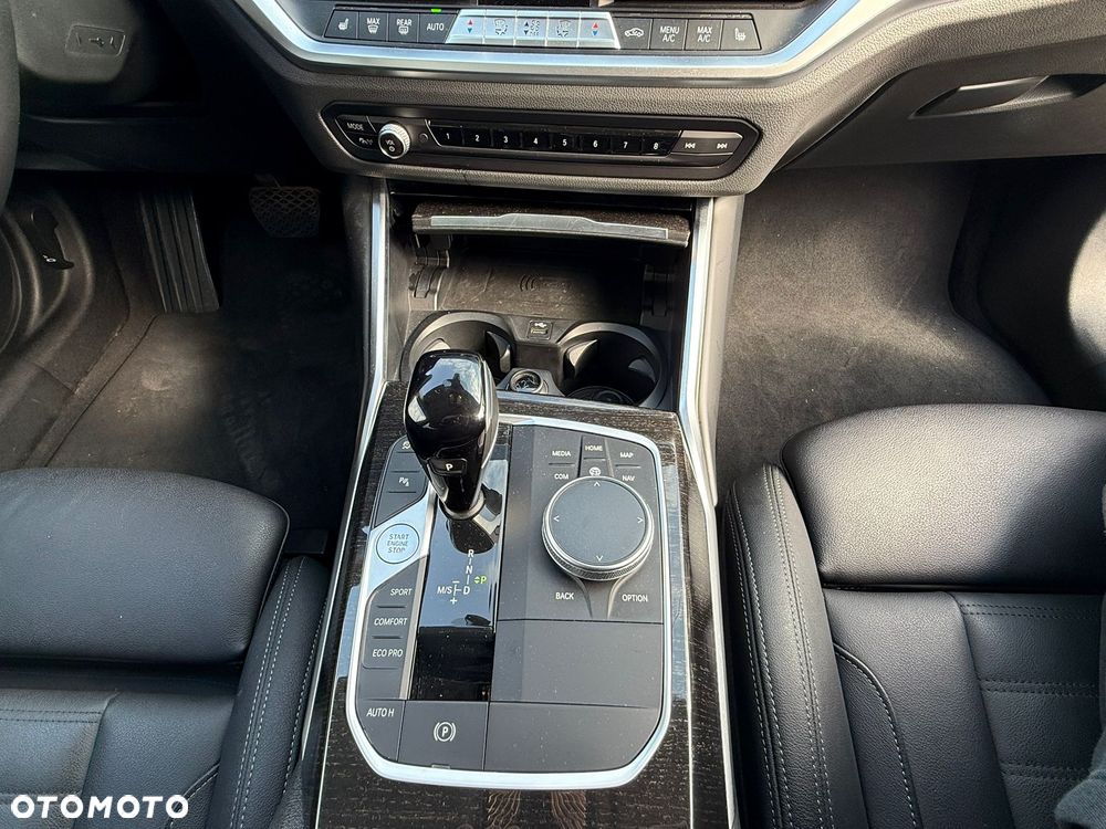 BMW Seria 3 320d xDrive Edition Luxury Line Purity - 20