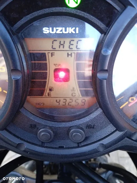Suzuki V-STROM - 5