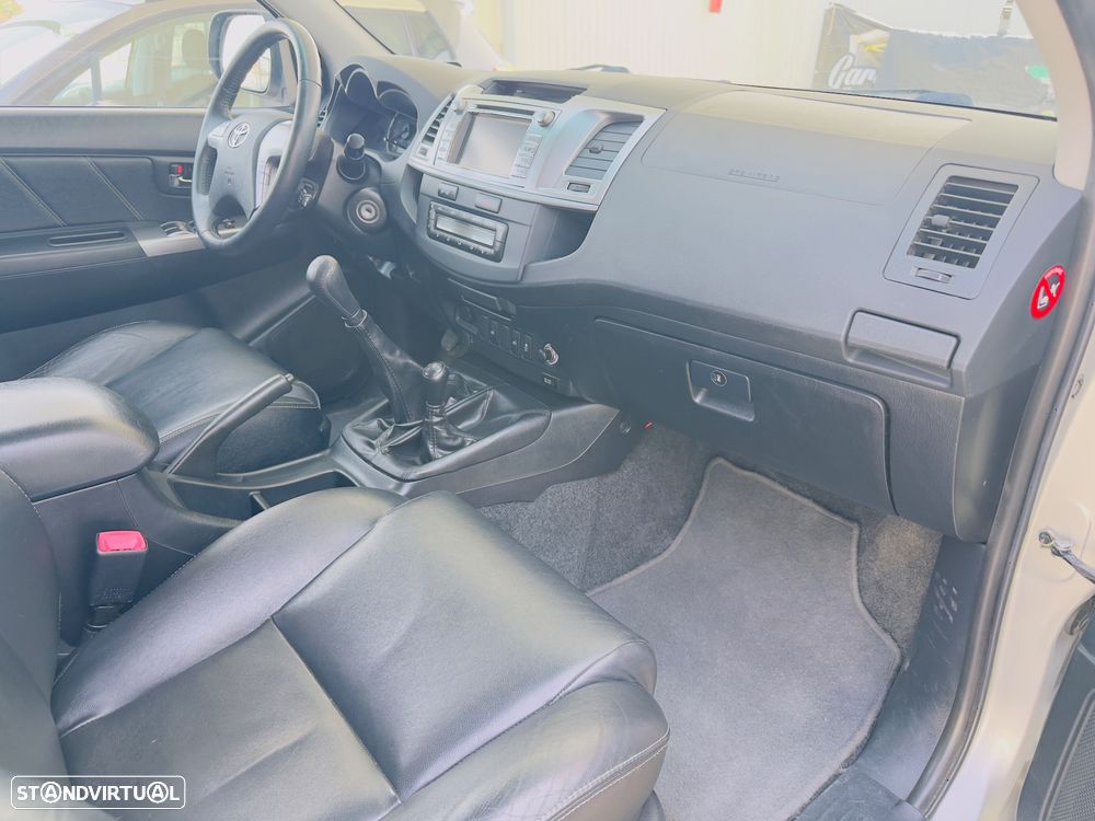 Toyota Hilux - 26