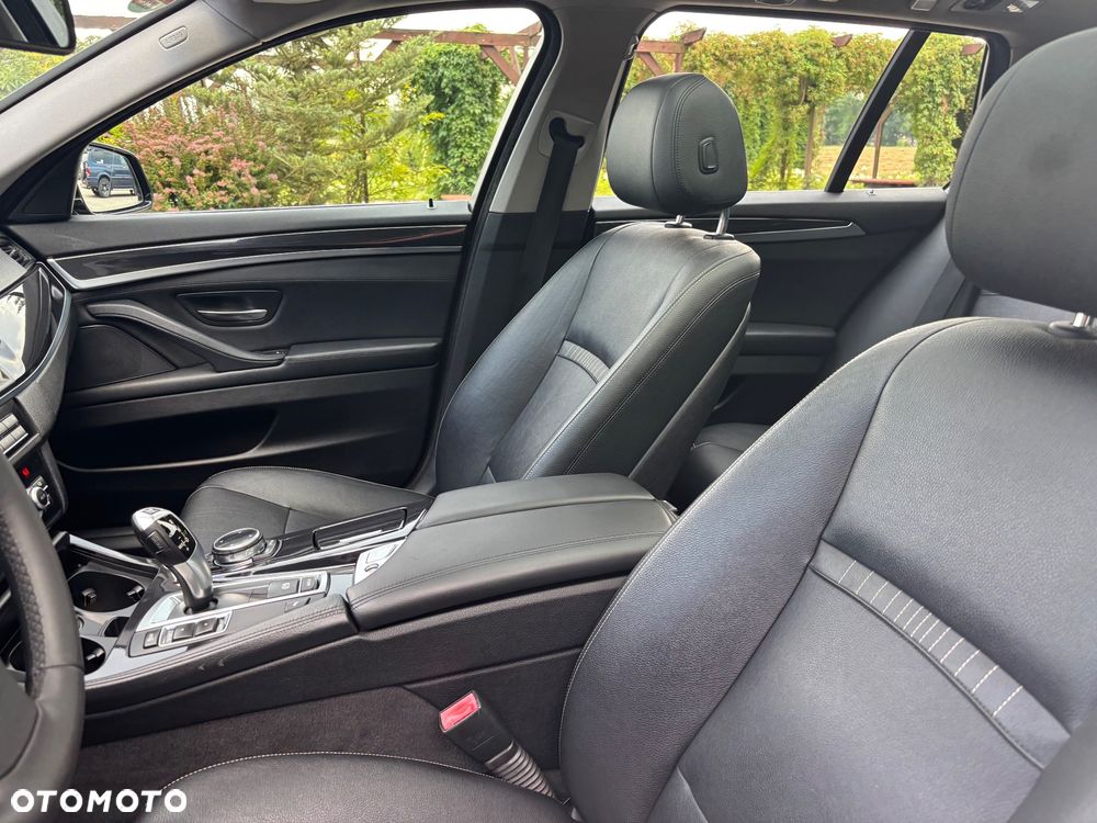 BMW Seria 5 520d Luxury Line - 16