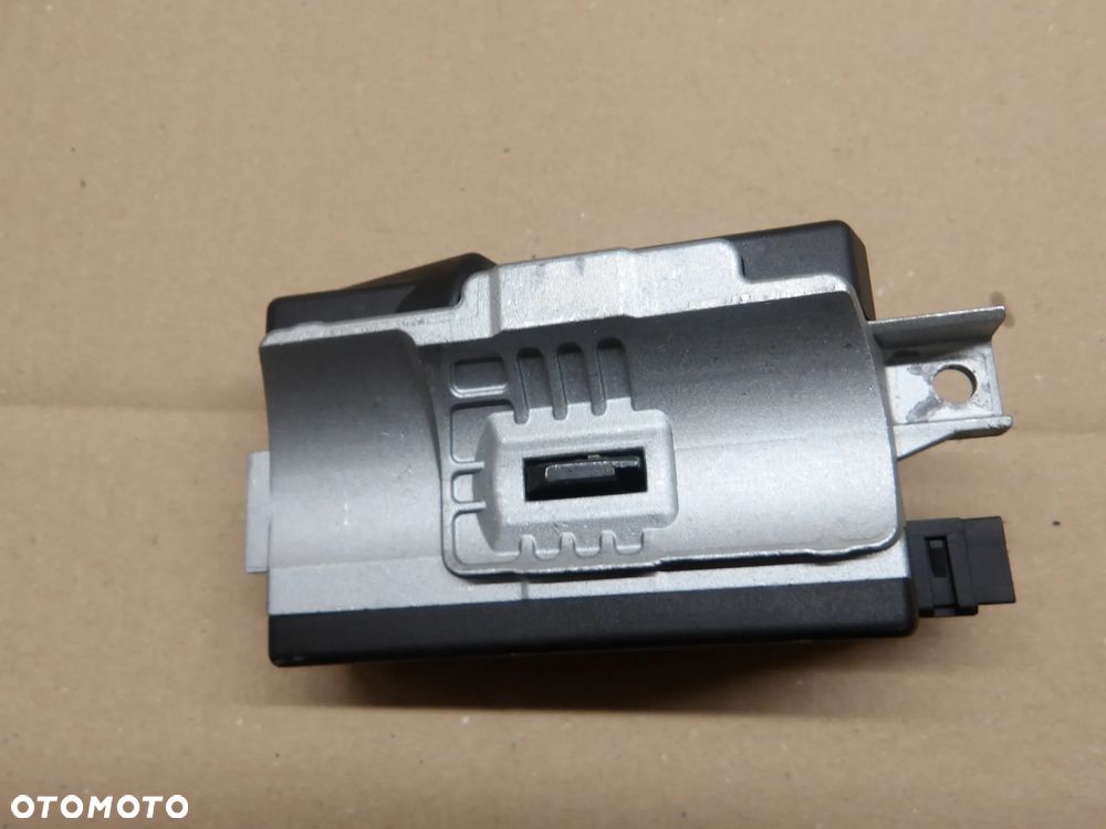 AUDI A4 B8 KOMBI 08-12 3.0TDI BLOKADA KOLUMNY KIEROWNICY 8K0905852D - 1