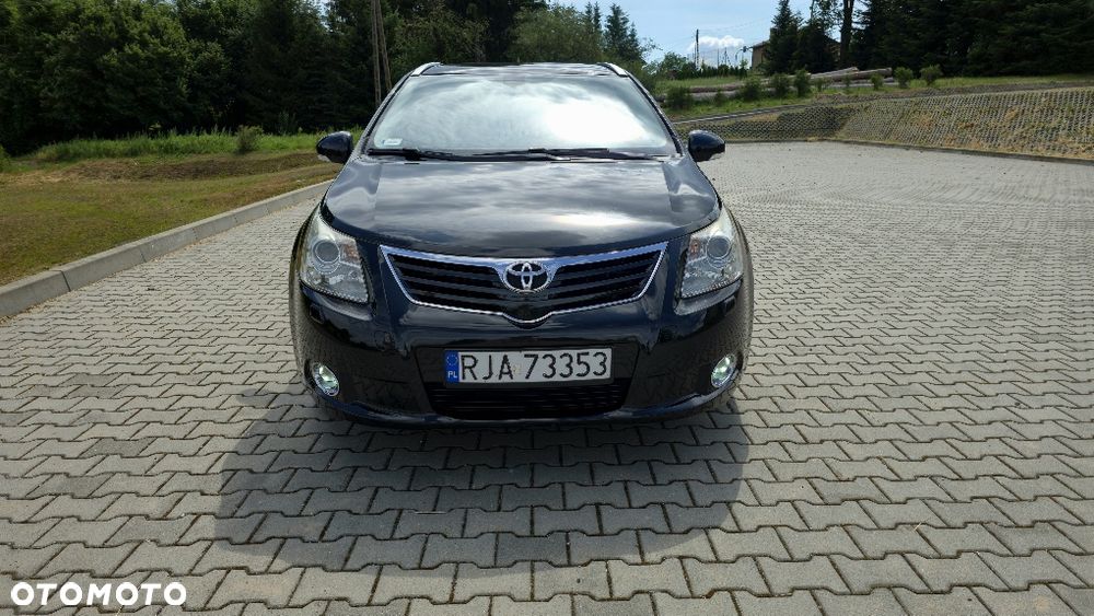 Toyota Avensis - 8