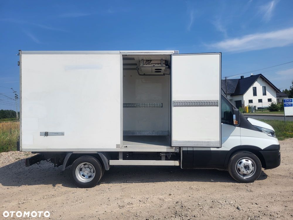 Iveco Daily 35C13 2015r IZOTERMA CHŁODNIA 230V MROŹNIA AGREGAT Bliźniaki - 7