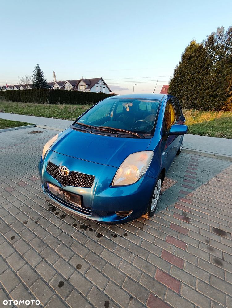 Toyota Yaris - 1