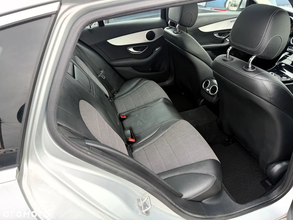 Mercedes-Benz Klasa C 220 d 4Matic 9G-TRONIC Avantgarde - 13