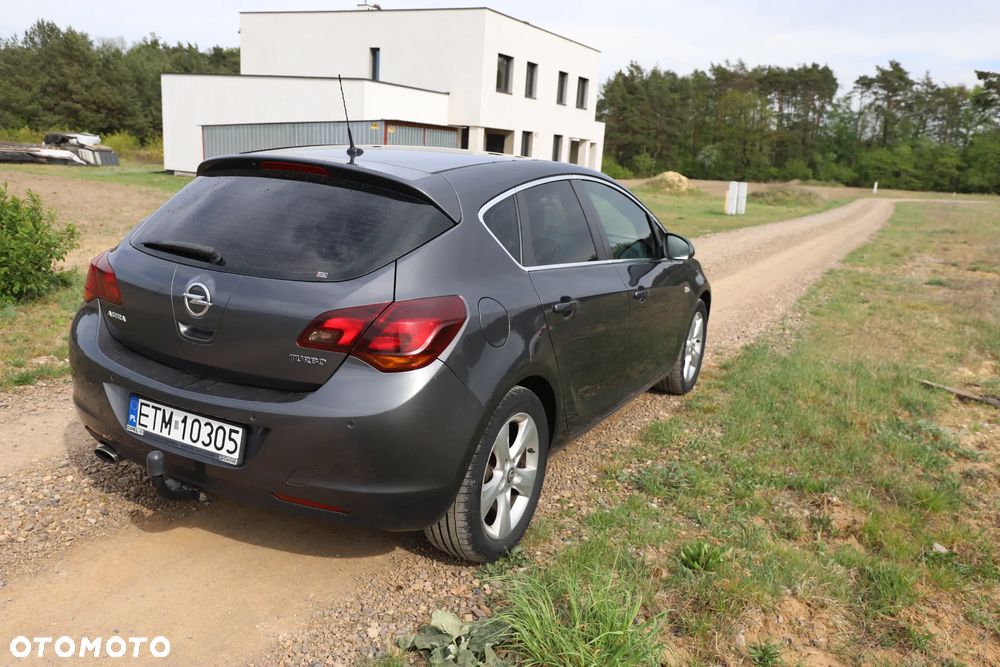 Opel Astra 1.6 T Cosmo - 5
