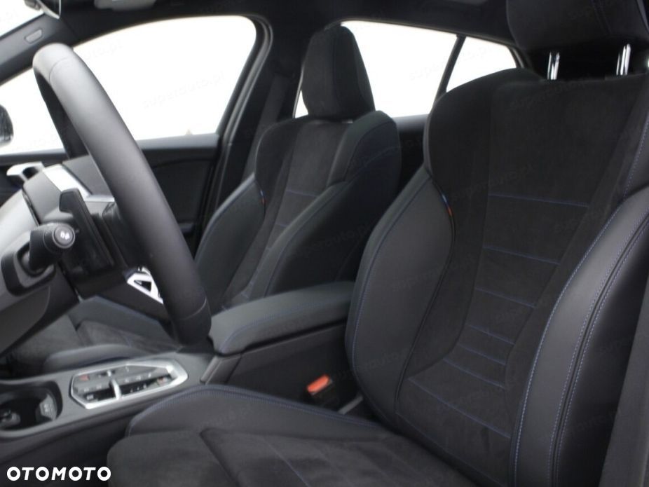 BMW Seria 1 120 mHEV - 11