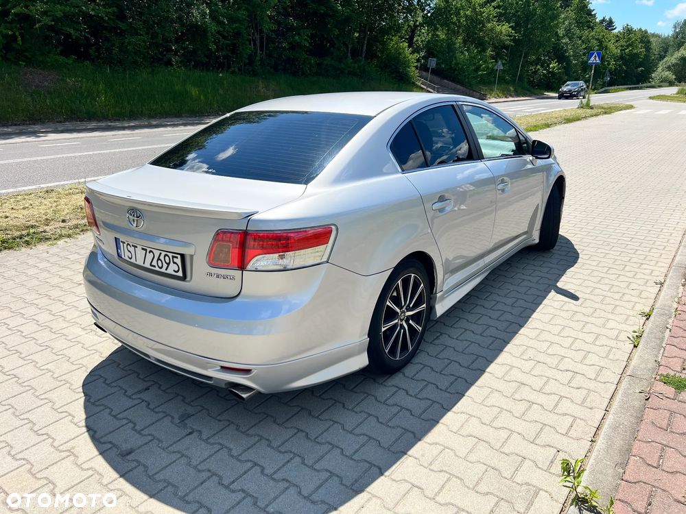 Toyota Avensis 2.0 Executive - 3