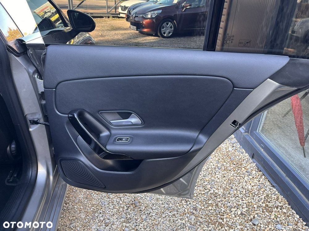 Mercedes-Benz CLA - 23