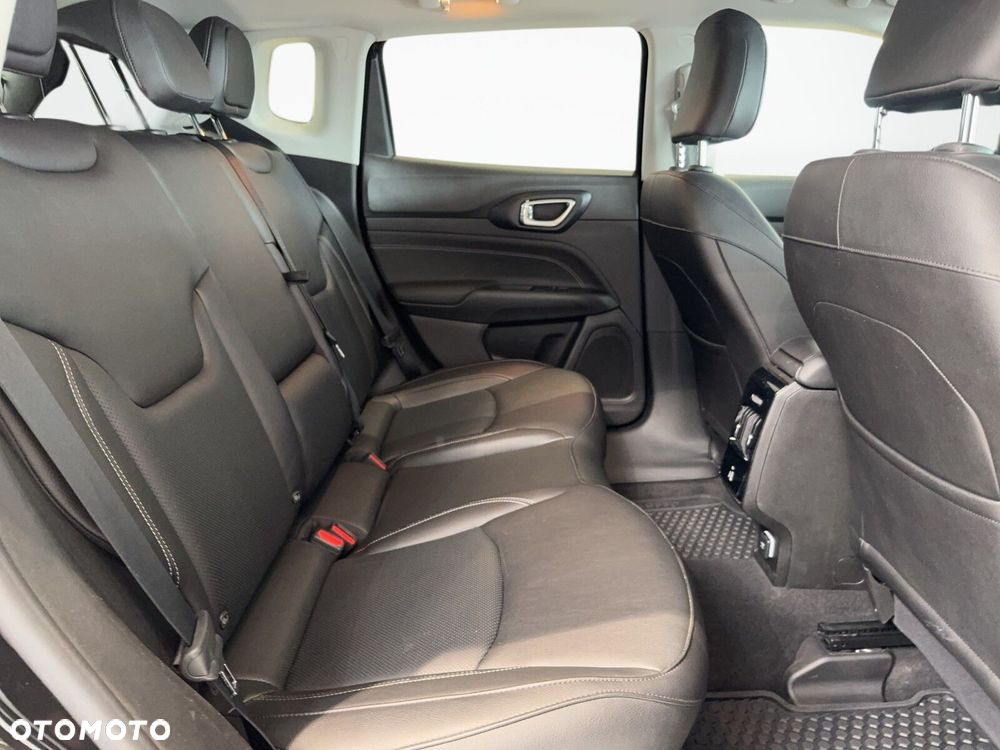 Jeep Compass - 16