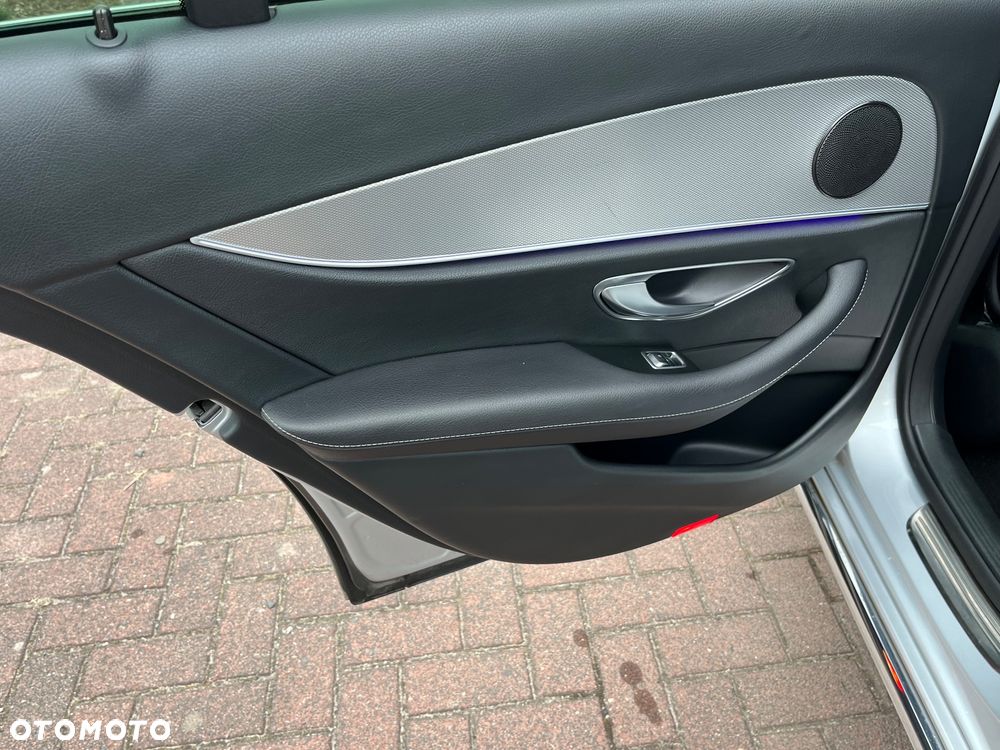 Mercedes-Benz Klasa E 220 d 9G-TRONIC - 19