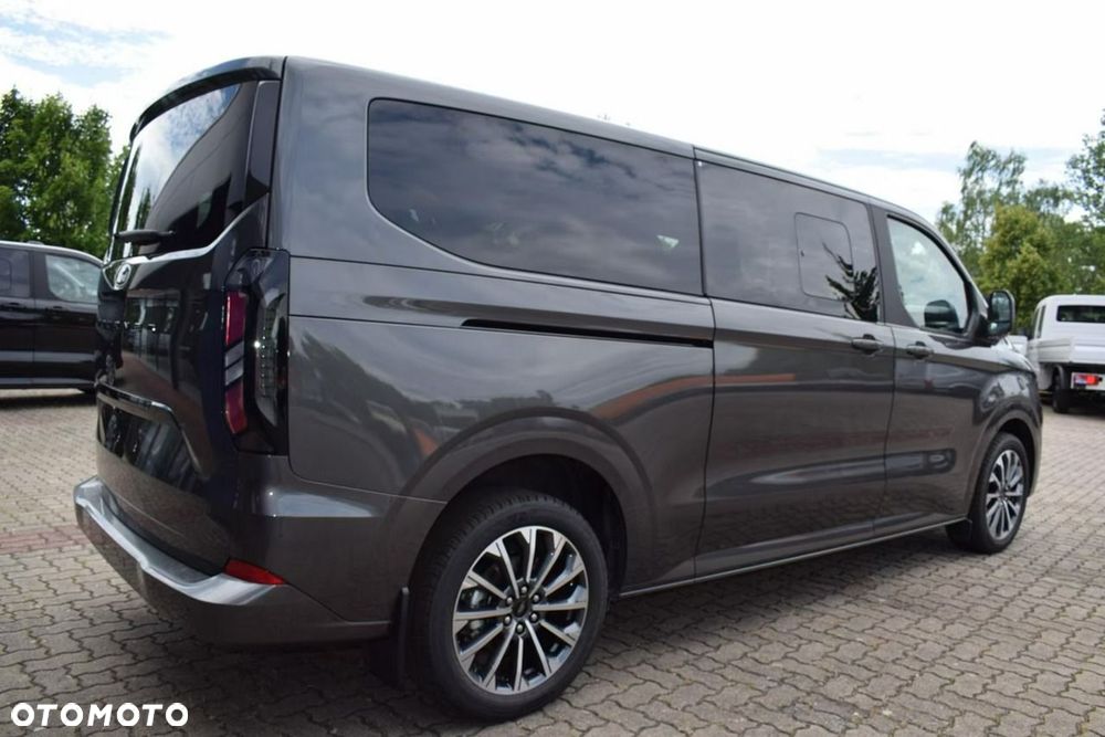 Ford Tourneo Custom - 2