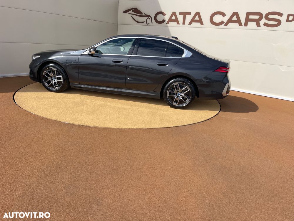 BMW Seria 5 530e Aut. - 8