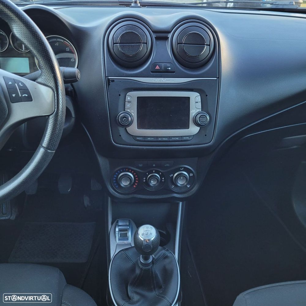 Alfa Romeo MiTo - 12