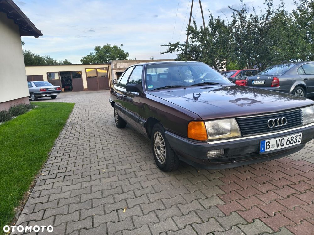 Audi 100