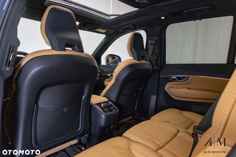 Volvo XC 90 B5 D AWD Ultimate Bright - 28