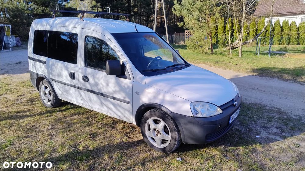 Opel Combo Tour Essentia - 2