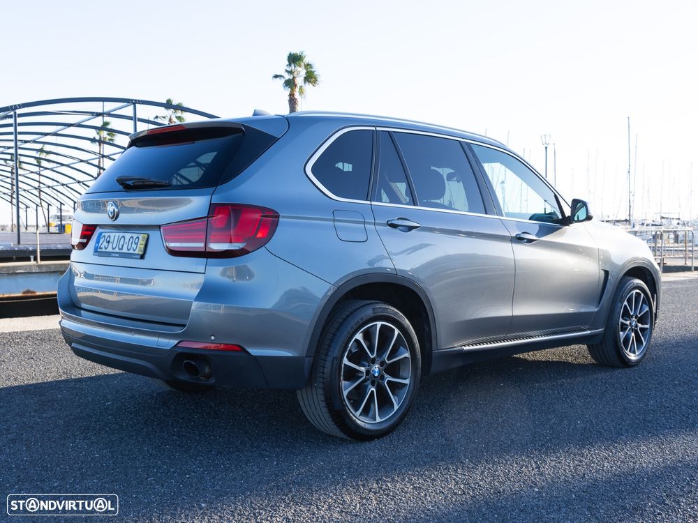 BMW X5 25 d sDrive Comfort 7L - 8