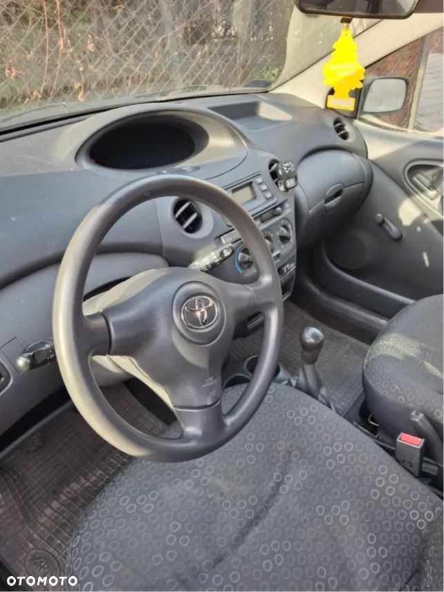 Toyota Yaris - 8