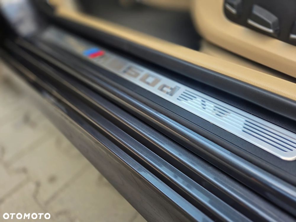BMW Seria 5 M550d xDrive - 29