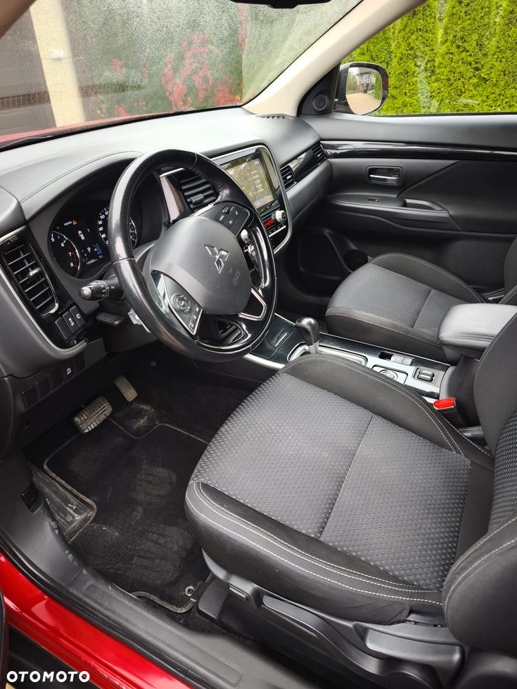 Mitsubishi Outlander 2.0 Intense Comfort 4WD CVT - 26