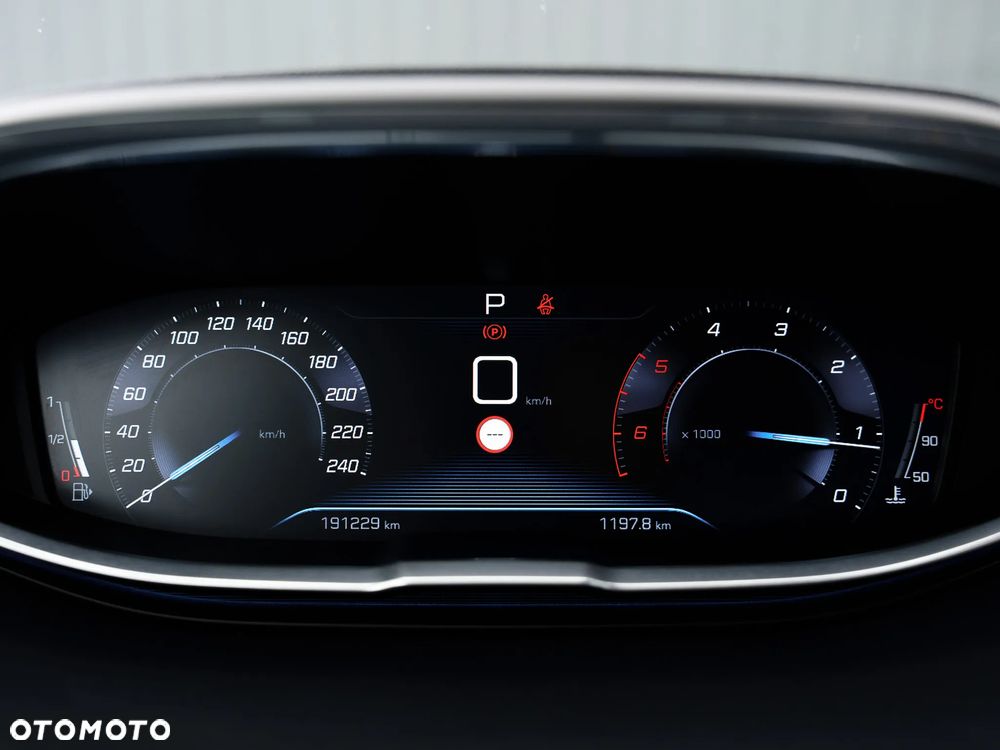 Peugeot 3008 1.6 BlueHDi Active S&S EAT6 - 23