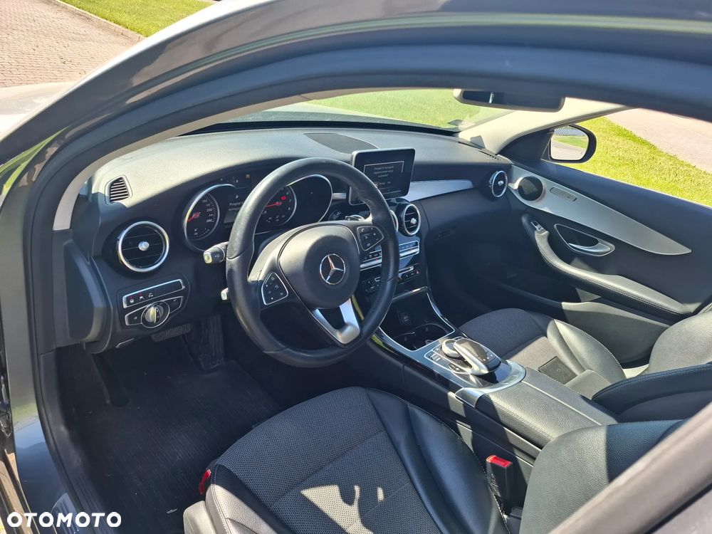 Mercedes-Benz Klasa C 200 4-Matic 9G-TRONIC - 3