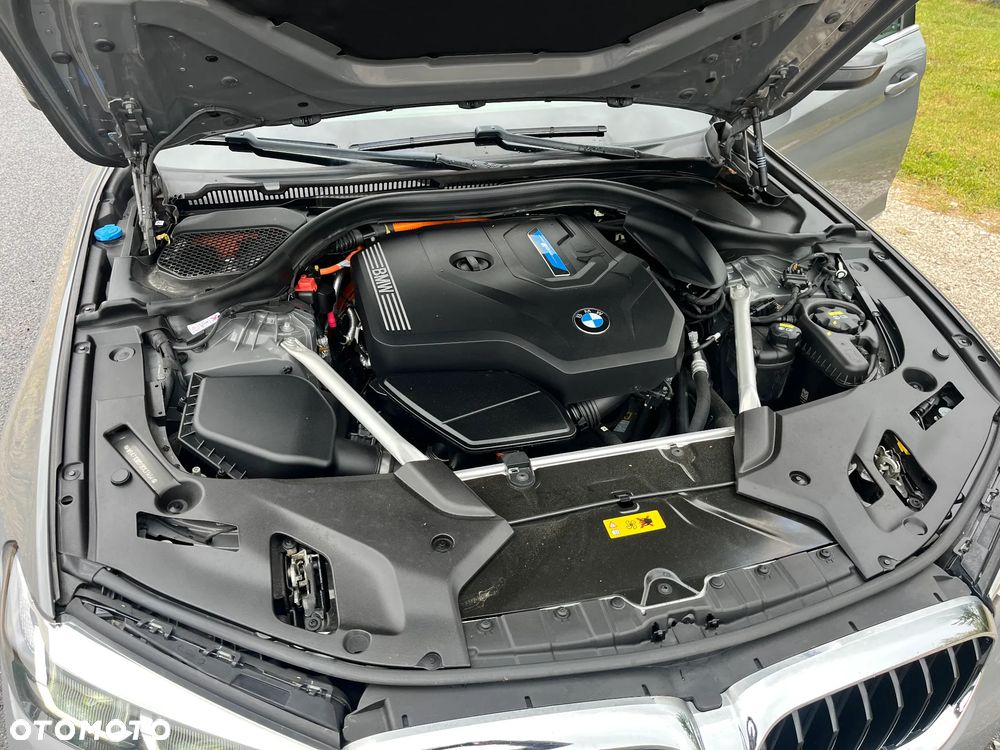 BMW Seria 5 520e Luxury Line - 28