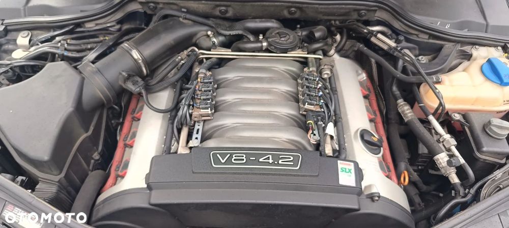 Audi A8 4.2 L Quattro - 24