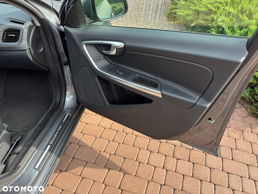 Volvo V60 D3 Geartronic Linje Business - 21