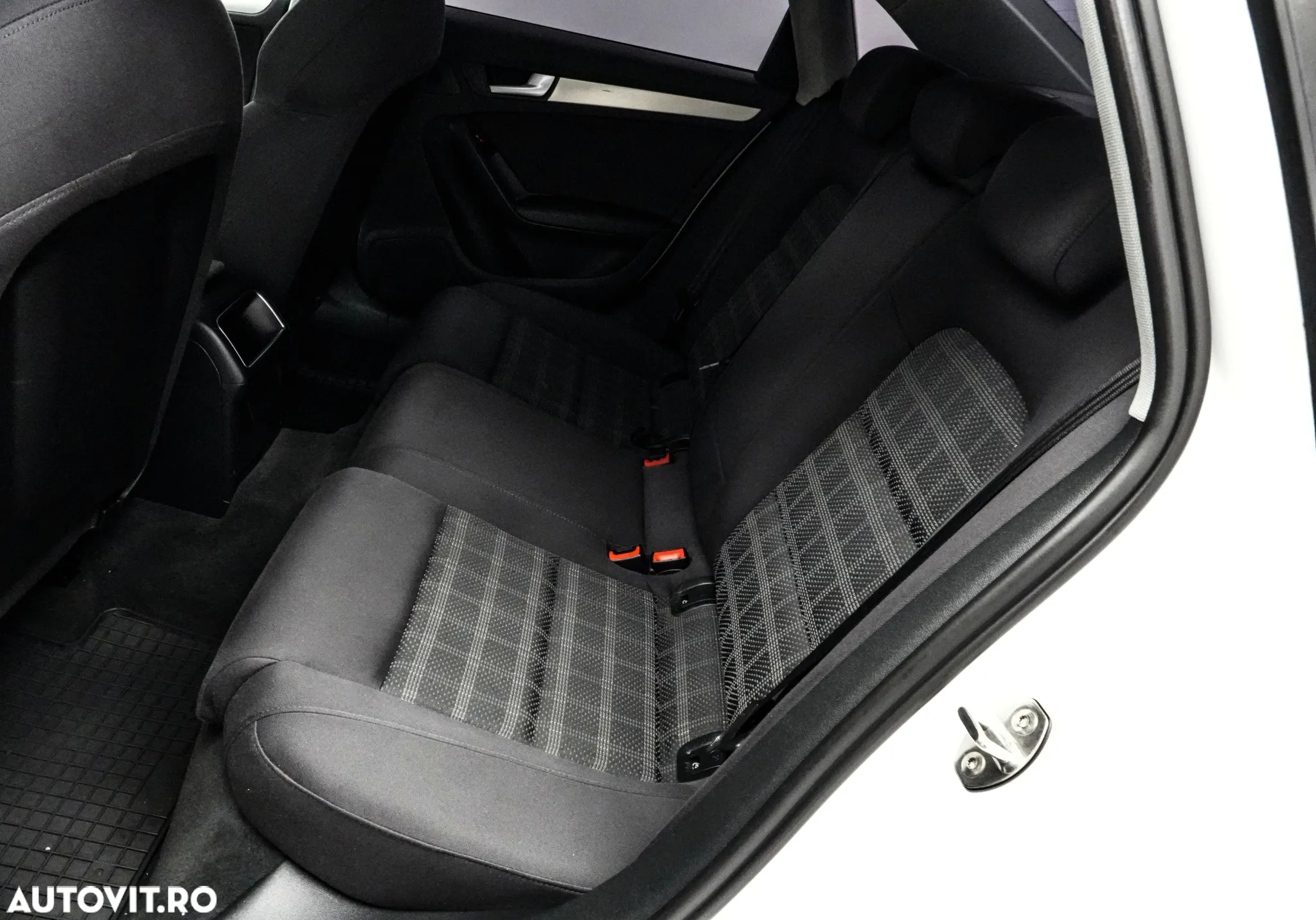 Audi A4 2.0 TDI quattro Stronic - 13